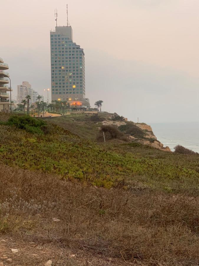 Netanya Seaview Aparthotel Exterior photo